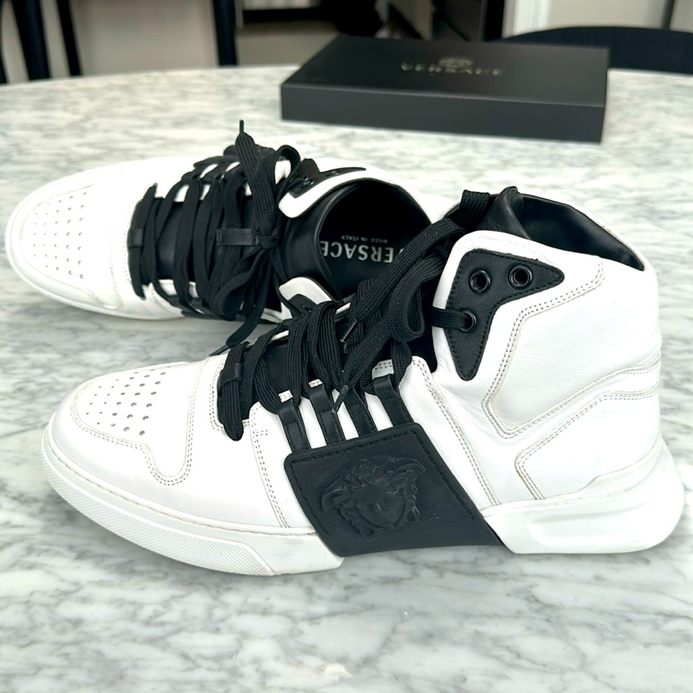 Versace authentic - lateral Medusa strap high top sneakers